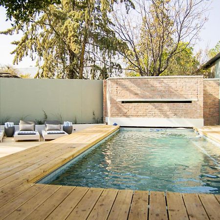The Windhoek Luxury Suites エクステリア 写真