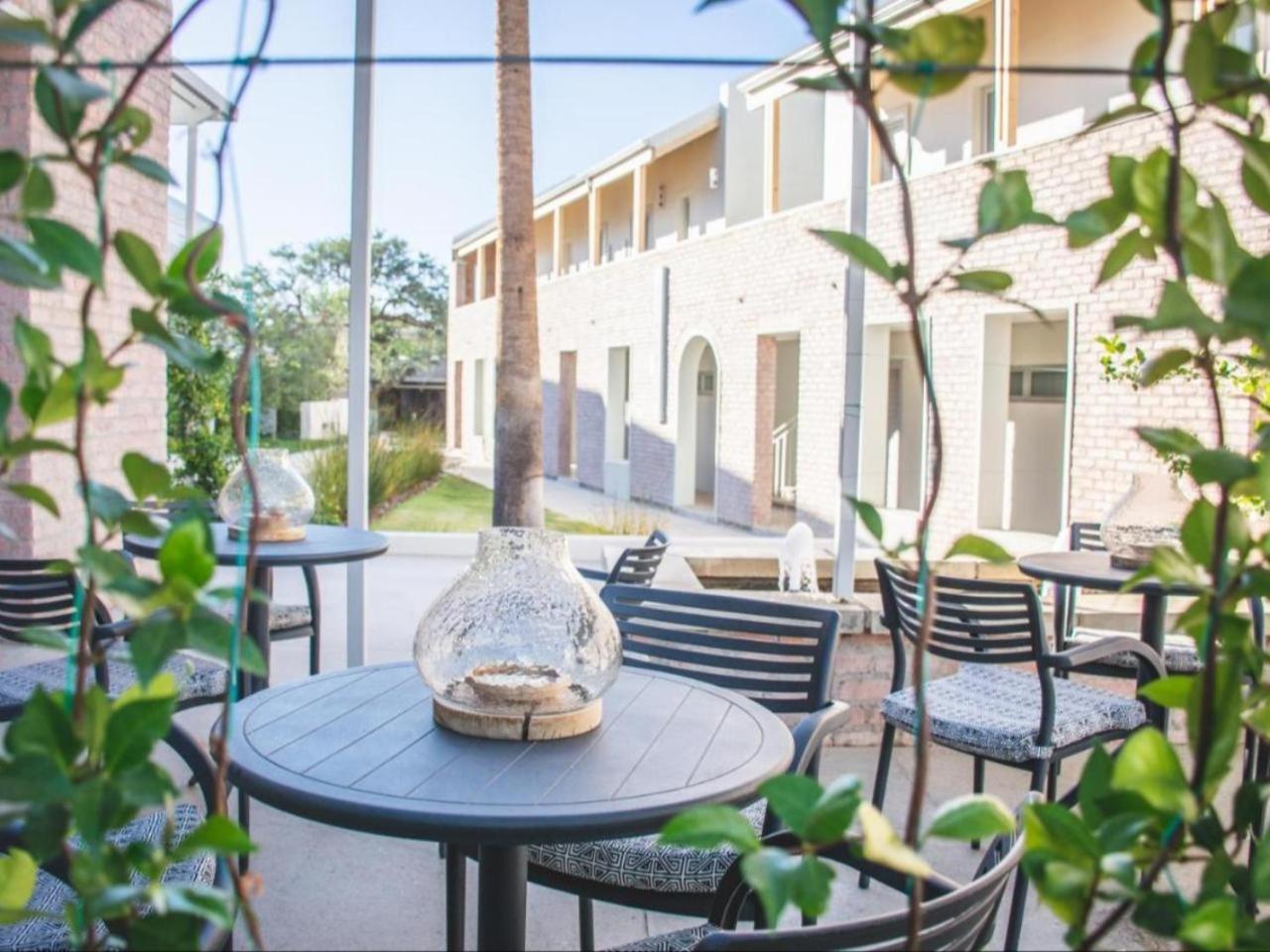 The Windhoek Luxury Suites エクステリア 写真