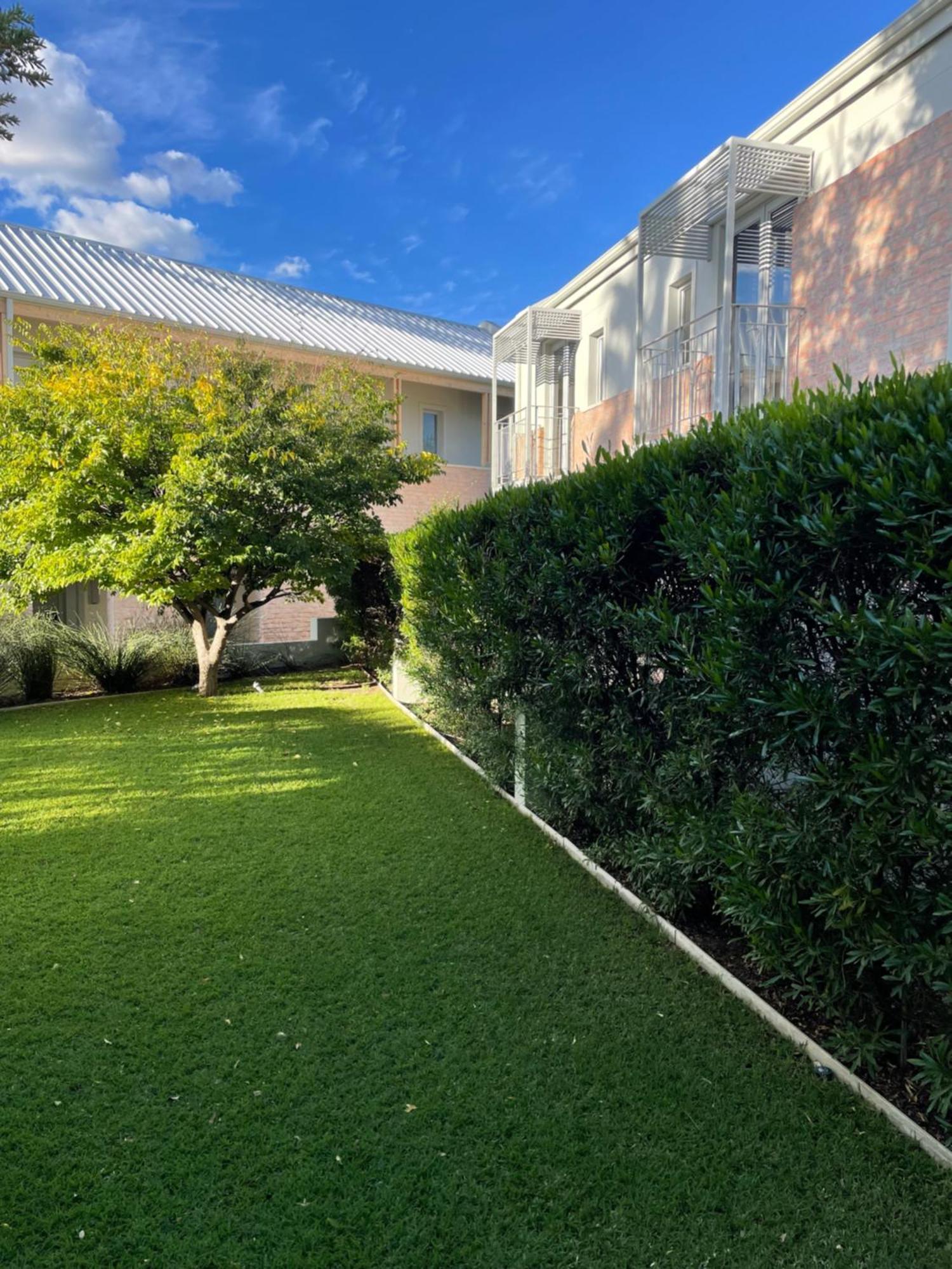 The Windhoek Luxury Suites エクステリア 写真