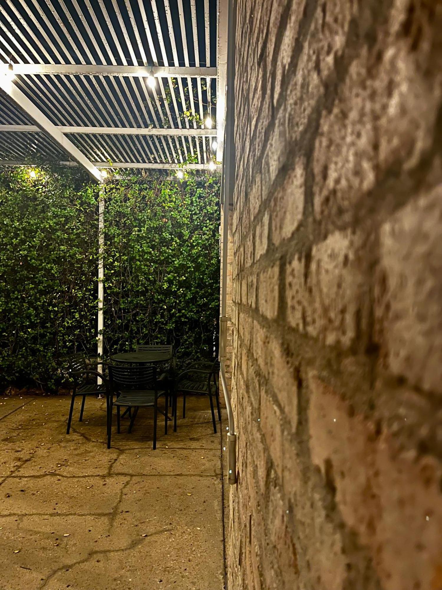 The Windhoek Luxury Suites エクステリア 写真