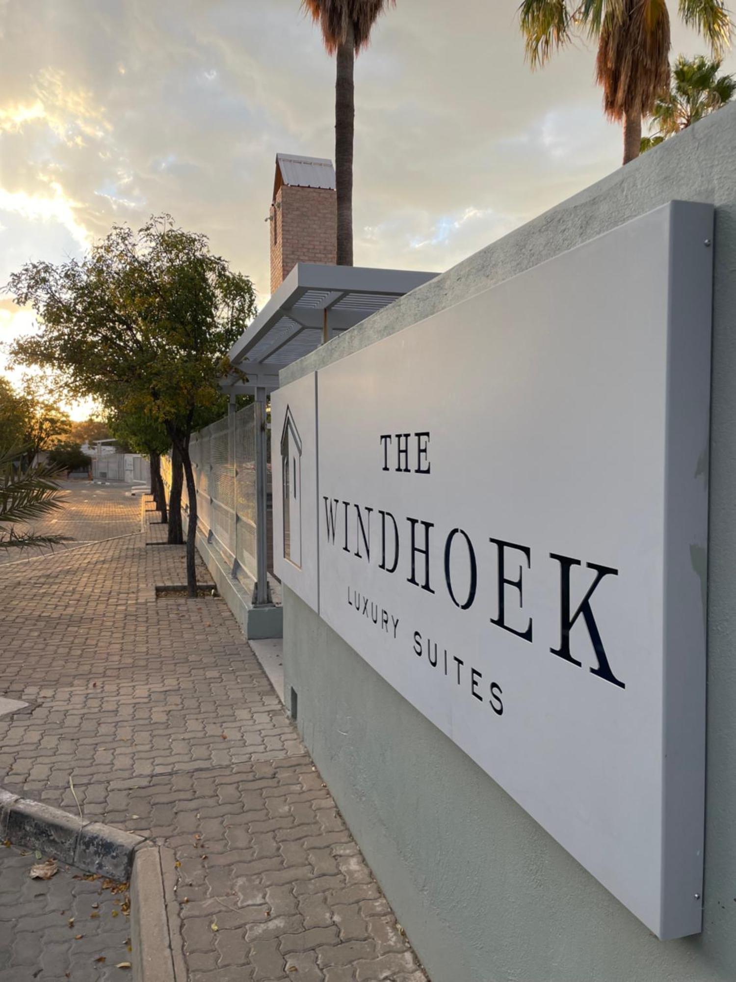 The Windhoek Luxury Suites エクステリア 写真