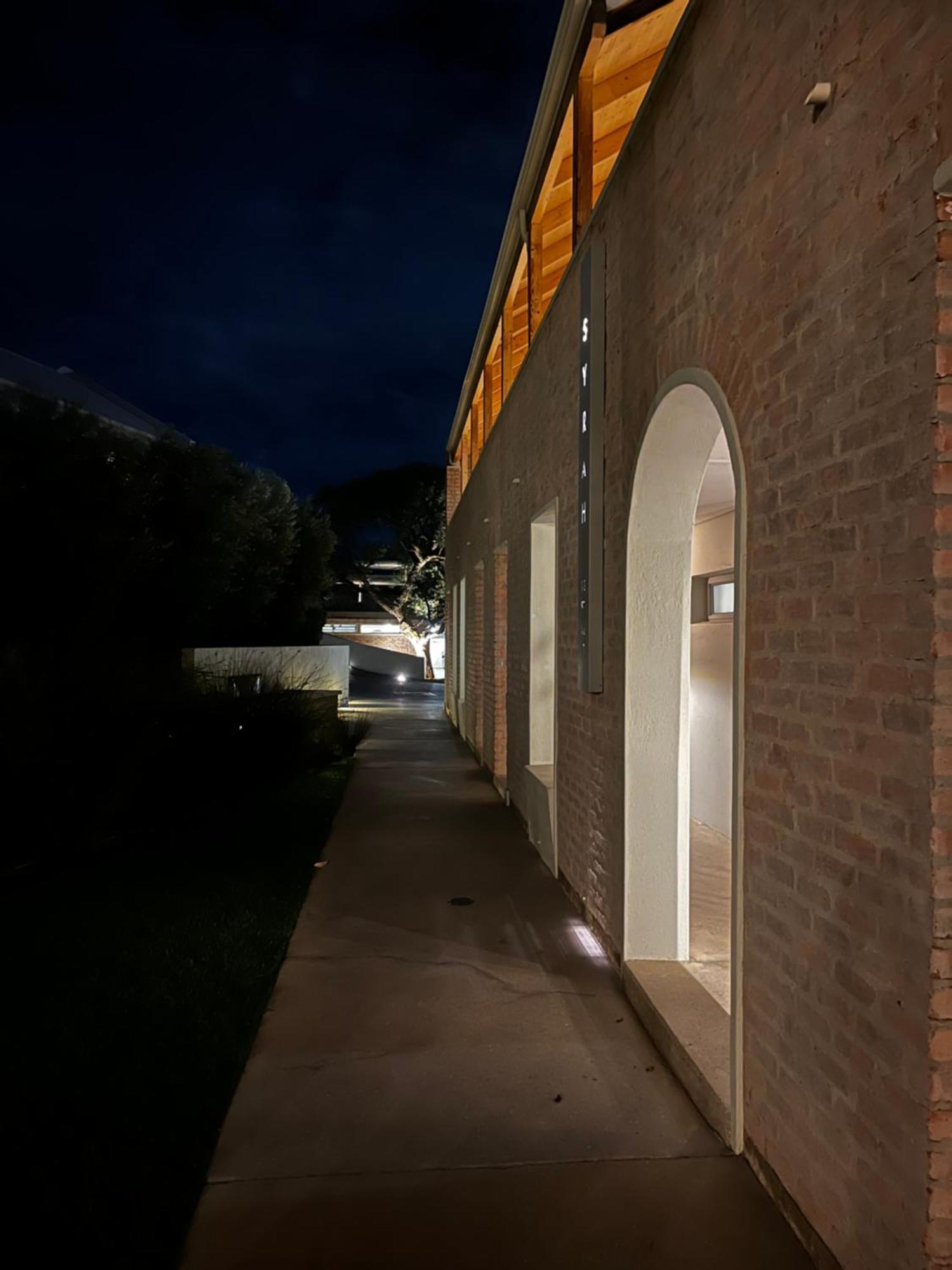 The Windhoek Luxury Suites エクステリア 写真